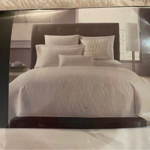 Hotel collection bed skirt
